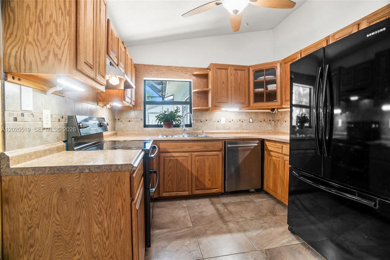 1070 Cedar Creek Way, Davie, FL 33325 Photo
