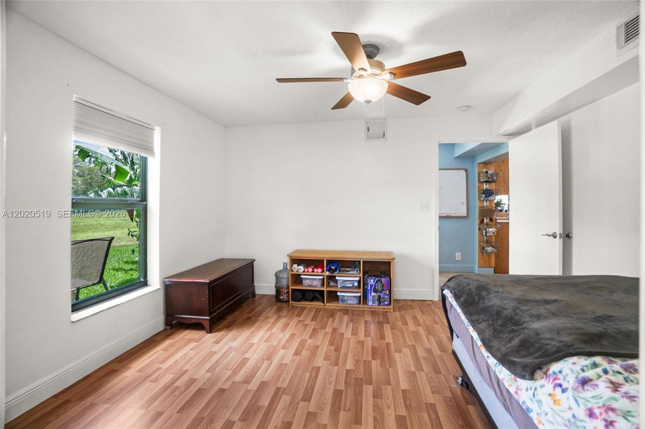 1070 Cedar Creek Way, Davie, FL 33325 Photo