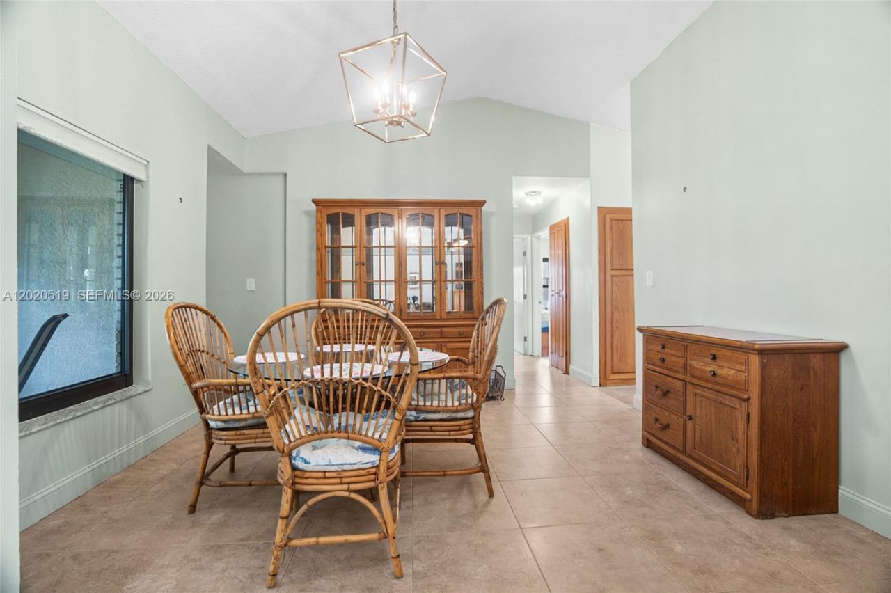 1070 Cedar Creek Way, Davie, FL 33325 Photo