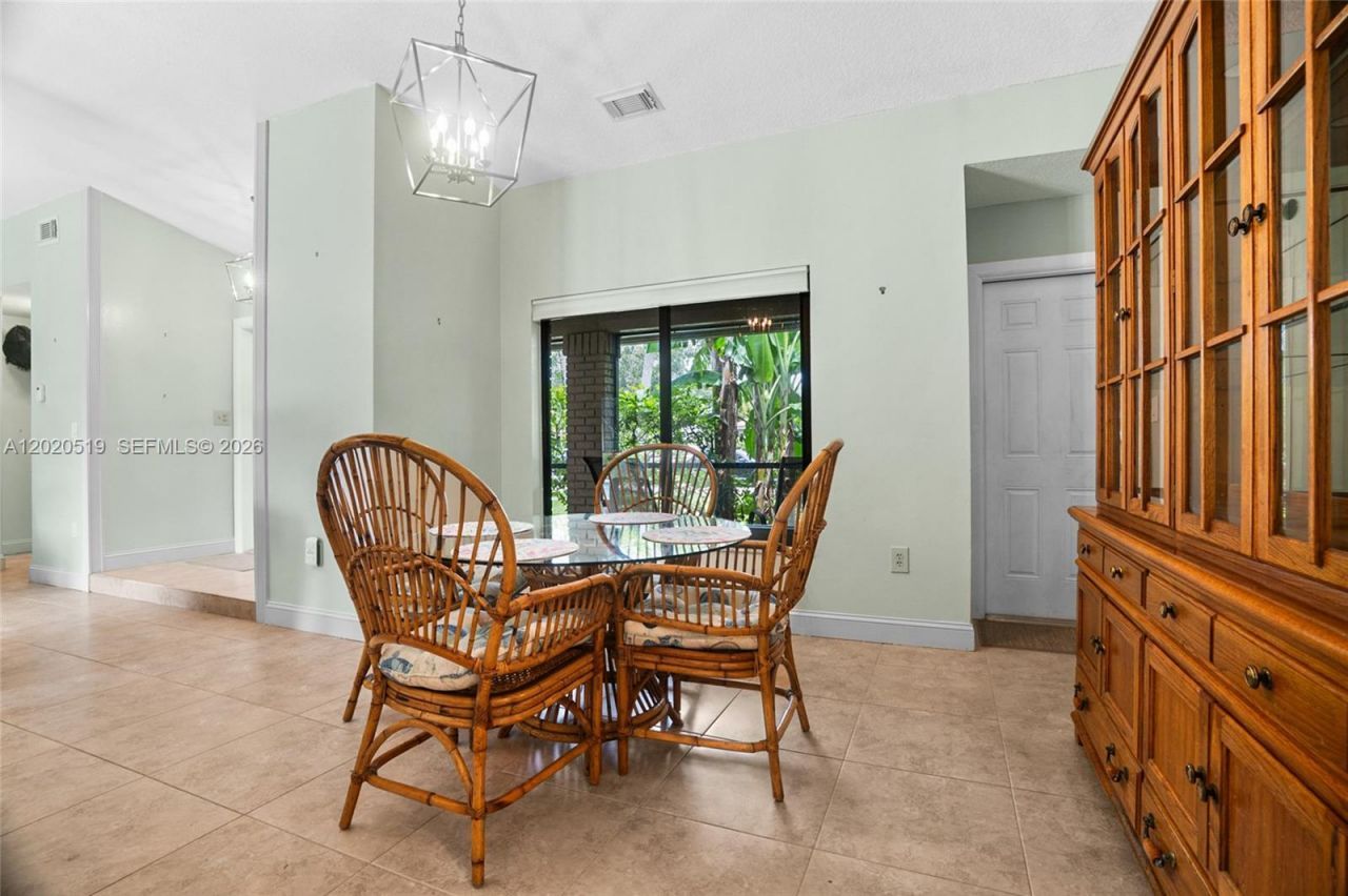 1070 Cedar Creek Way, Davie, FL 33325 Photo