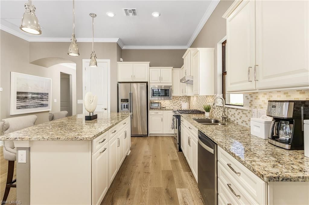9248 Cormorant Dr, Naples, FL 34120 Photo