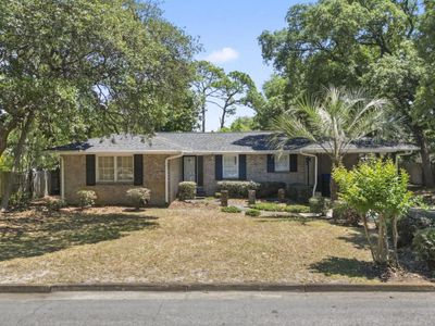 602 Calhoun Rd., Myrtle Beach, SC 29577
