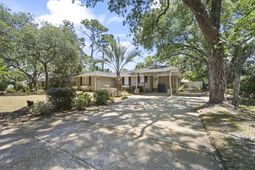 602 Calhoun Rd. photo 4