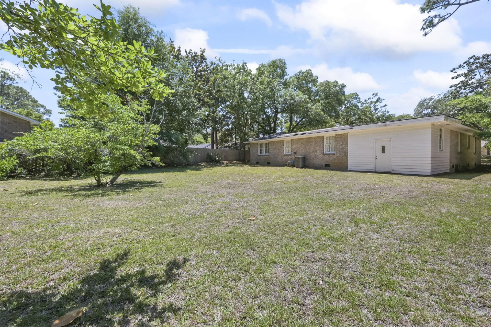 602 Calhoun Rd. Photo 35