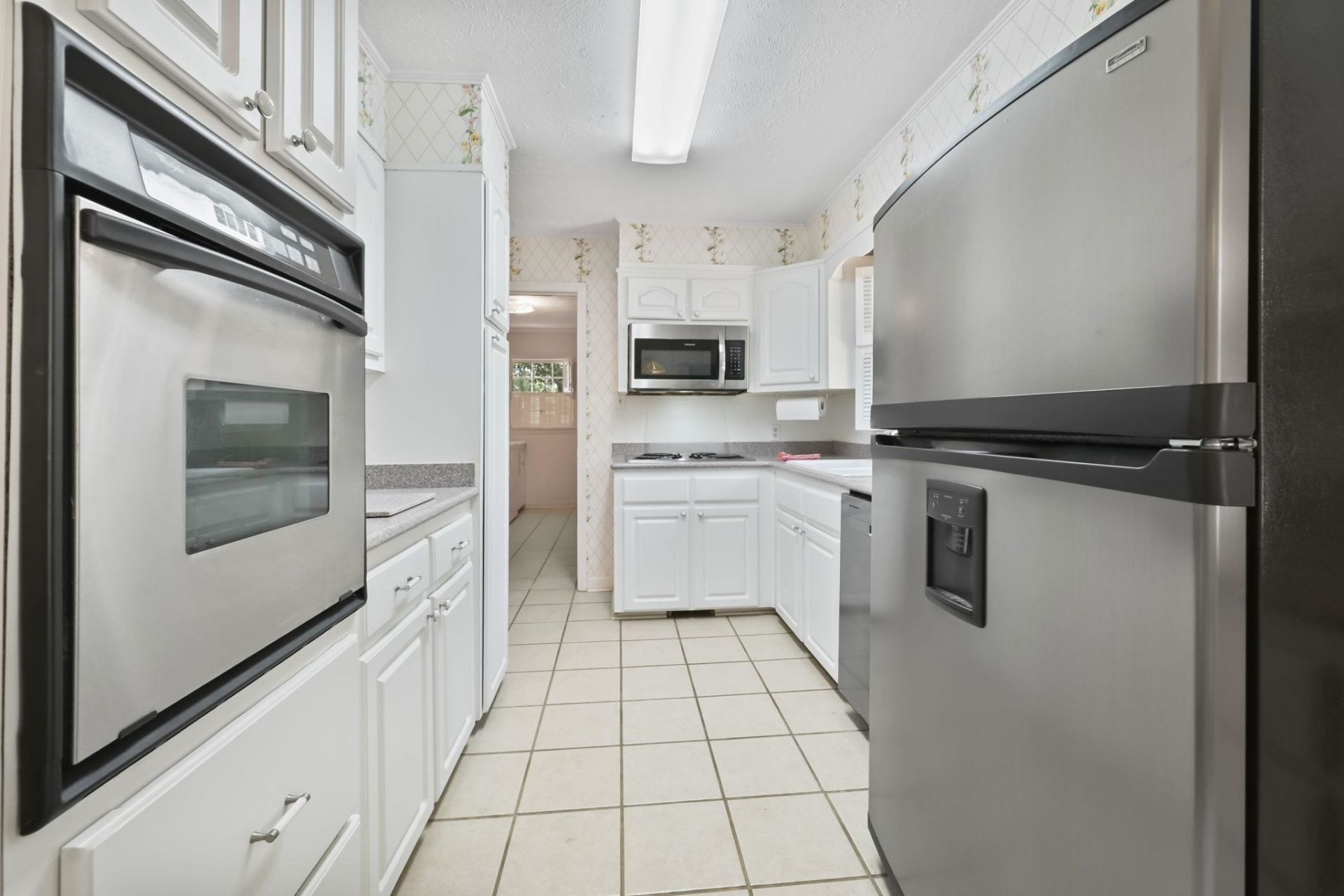 602 Calhoun Rd. Photo 6