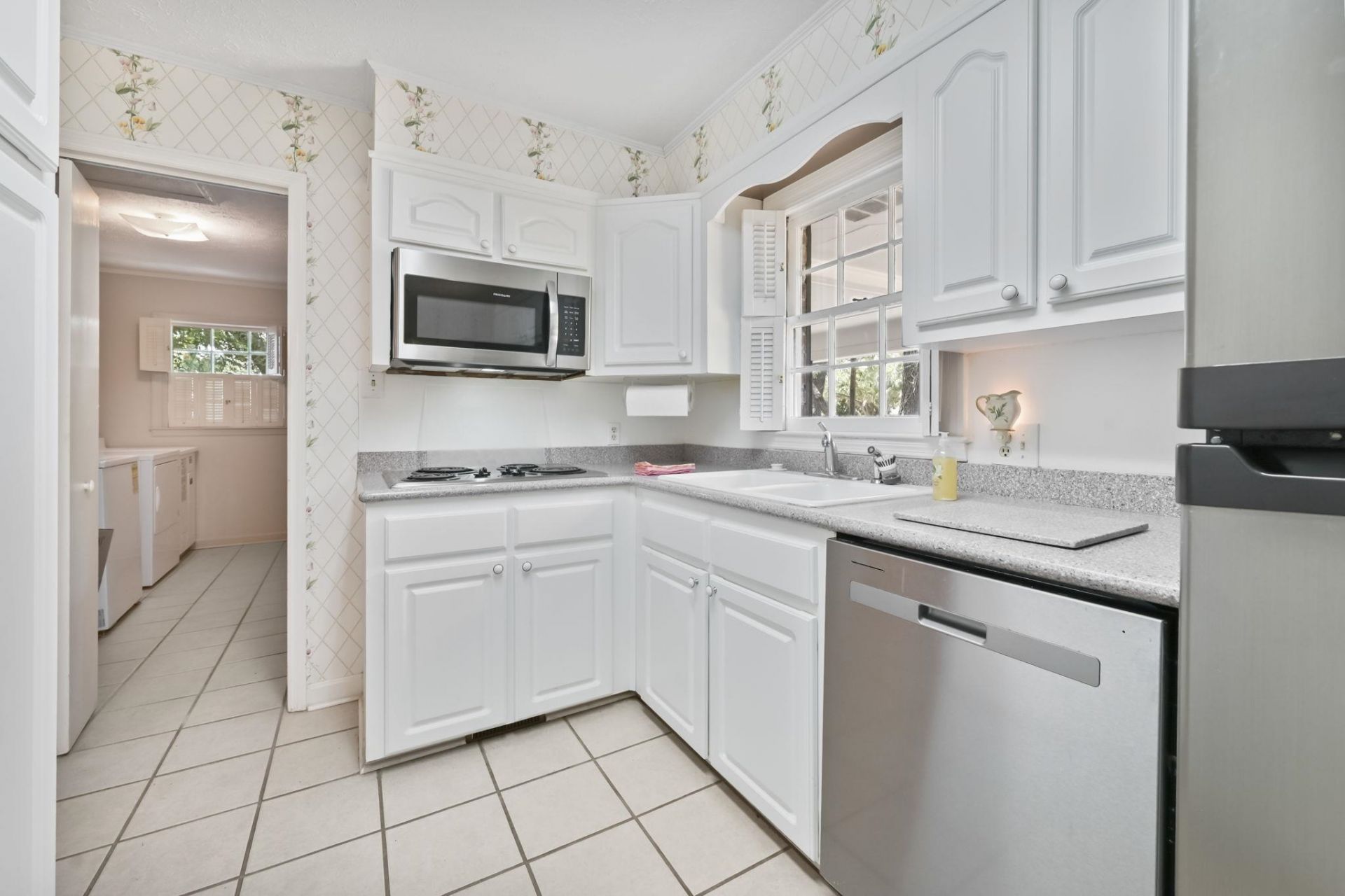 602 Calhoun Rd. Photo 7