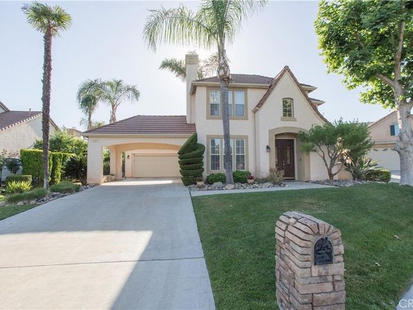 4797 N Pinebury, Clovis, CA 93619