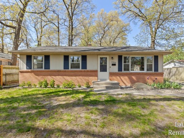 2203 LaCrosse Street SW, Wyoming, MI 49519