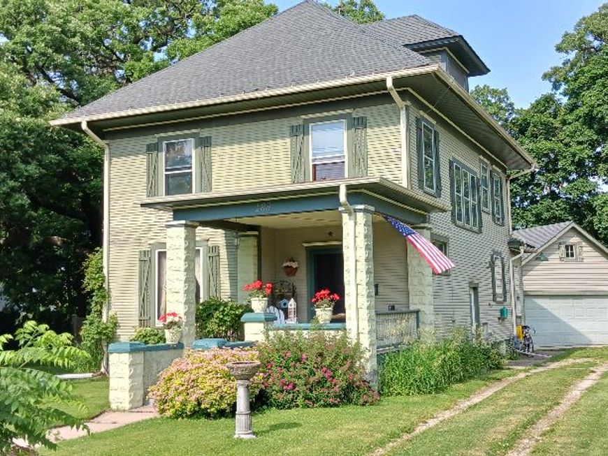 Main Photo