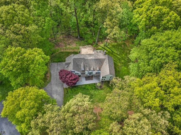 31 Warren Cutting, Chester, NJ 07930