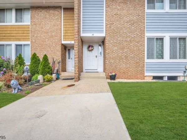 39 Balsam Ct, Hillsborough, NJ 08844