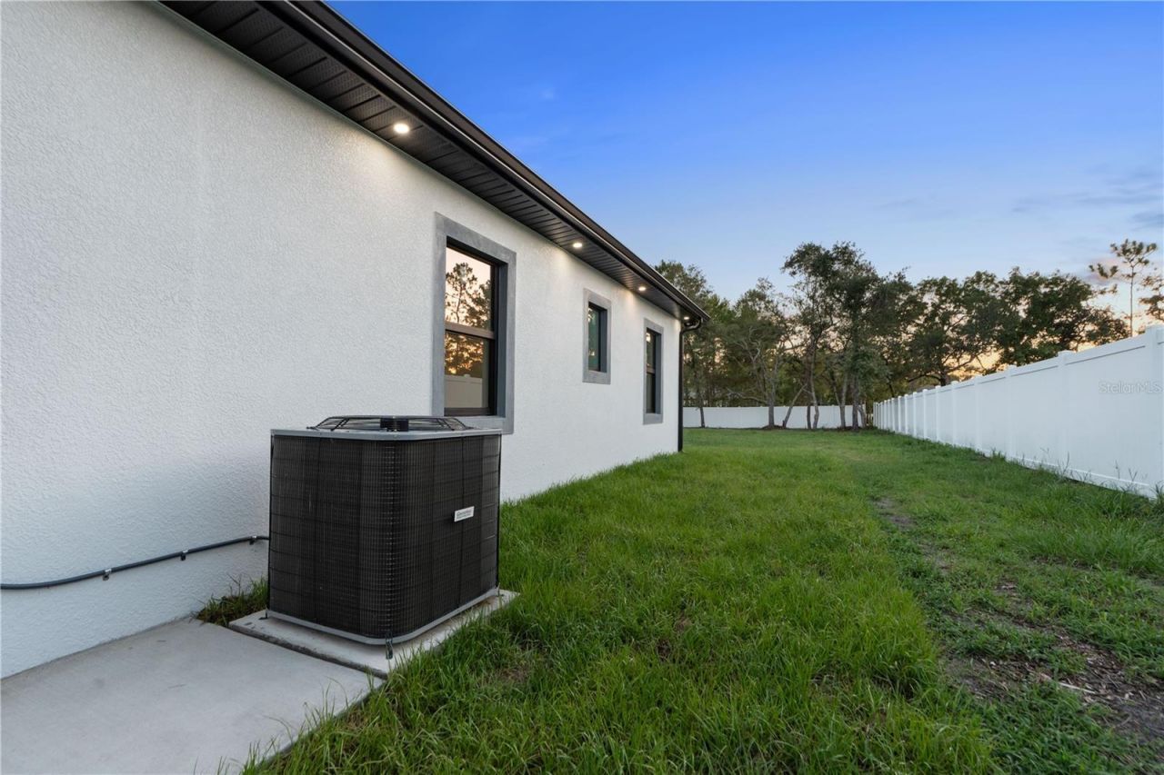 9201 Nightingale Road , Weeki Wachee, FL 34613 Photo