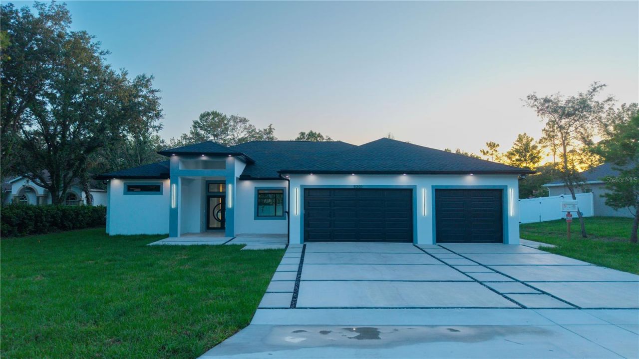 9201 Nightingale Road , Weeki Wachee, FL 34613 Photo