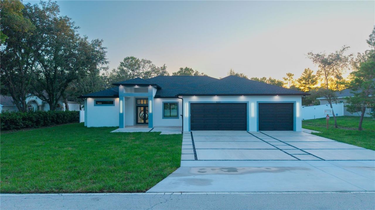 9201 Nightingale Road , Weeki Wachee, FL 34613 Photo