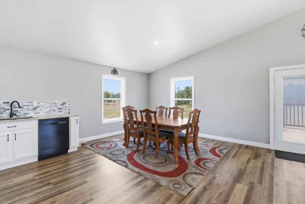 9560 N Parkwood Avenue, Dunnellon, FL 34433 Photo