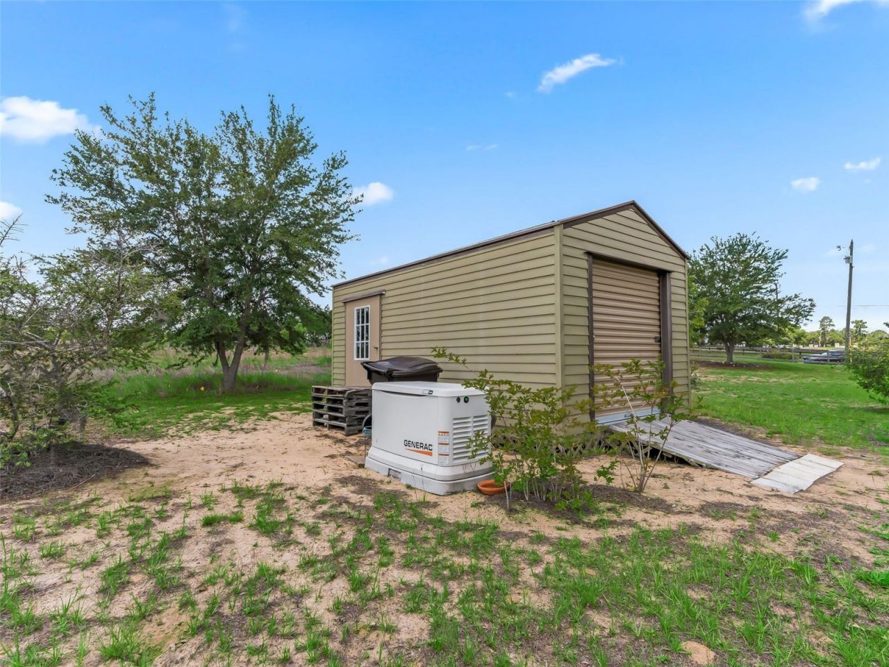 10725 SE 160th Court Road , Ocklawaha, FL 32179 Photo
