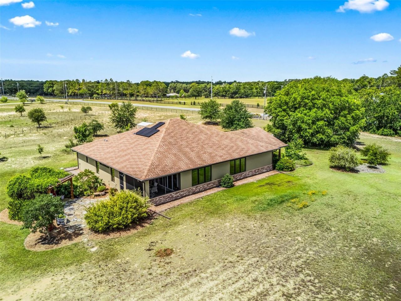 10725 SE 160th Court Road , Ocklawaha, FL 32179 Photo