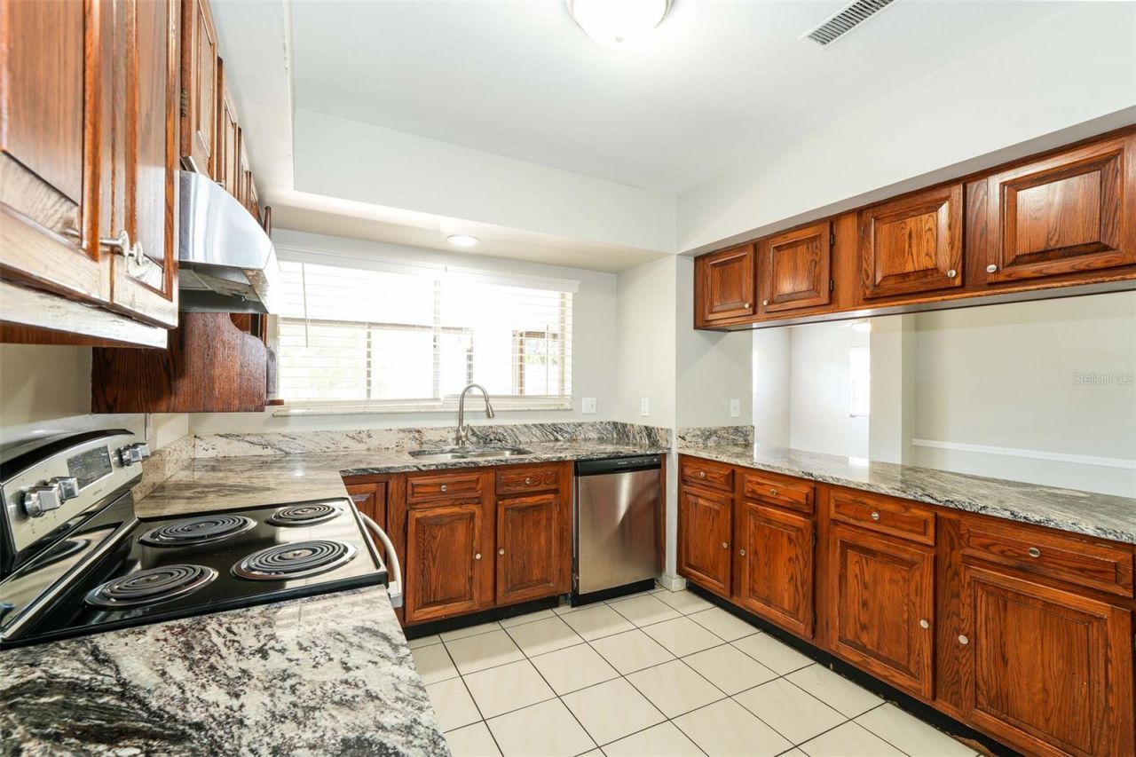 8229 Malvern Circle, Tampa, FL 33634 Photo