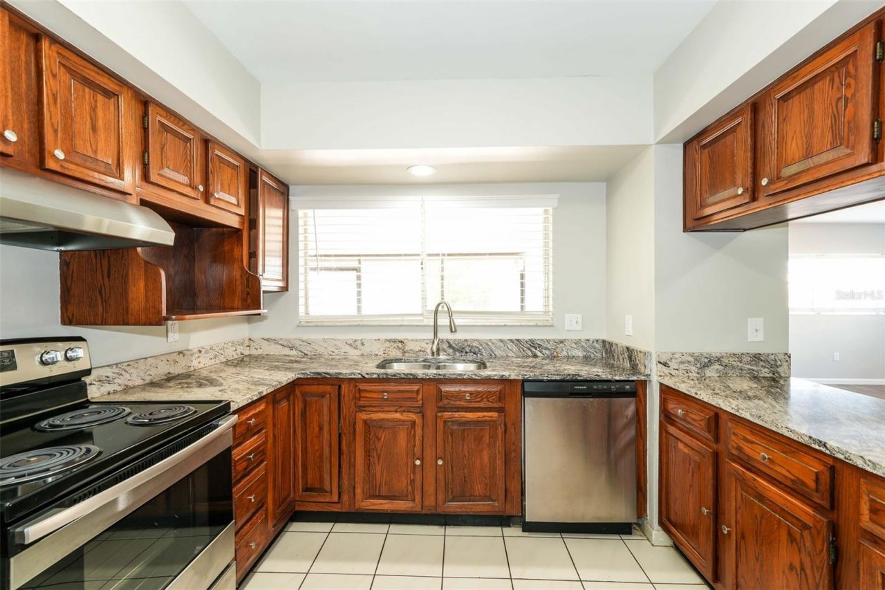 8229 Malvern Circle, Tampa, FL 33634 Photo