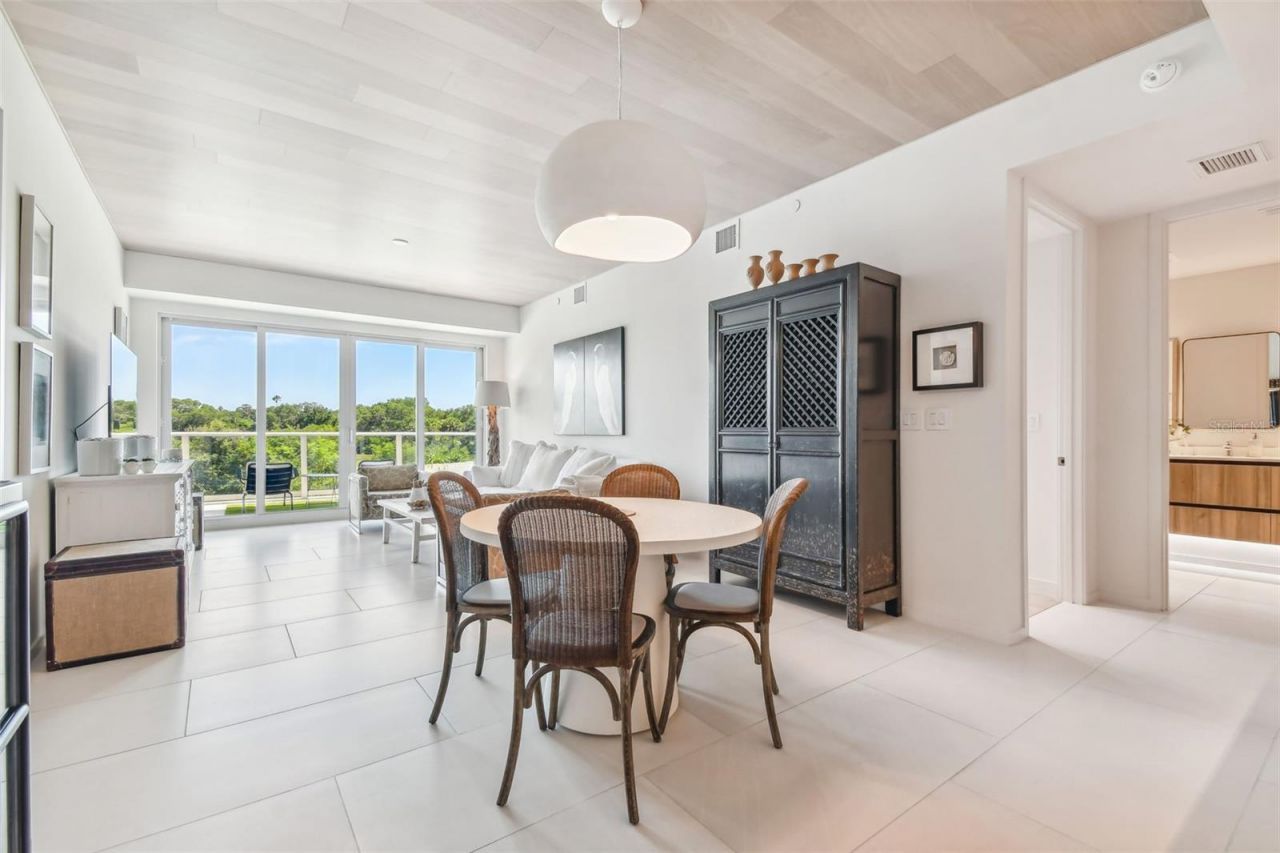 1020 Sunset Point Road, Unit 111, Clearwater, FL 33755 Photo