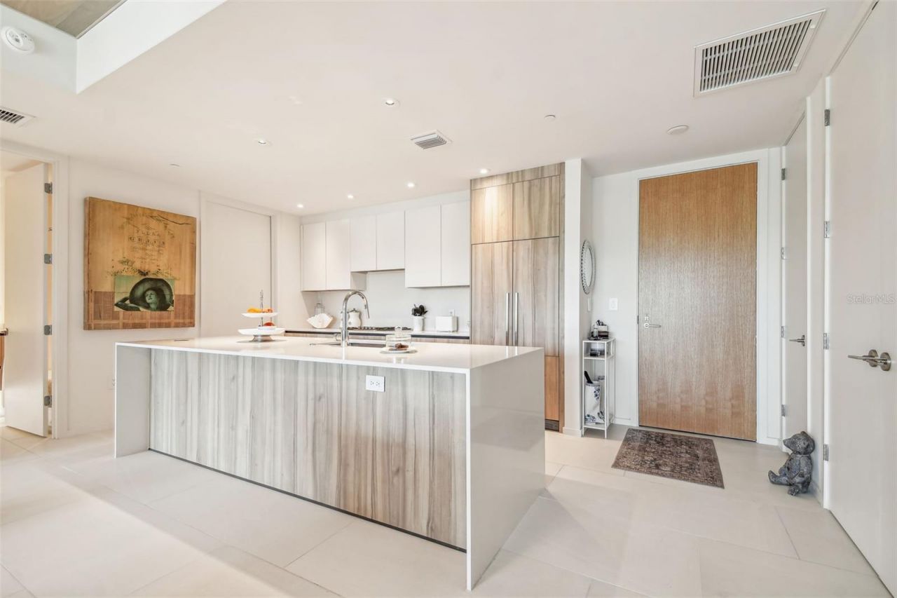 1020 Sunset Point Road, Unit 111, Clearwater, FL 33755 Photo