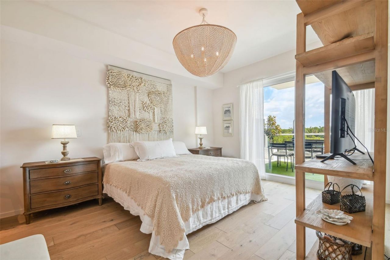 1020 Sunset Point Road, Unit 111, Clearwater, FL 33755 Photo