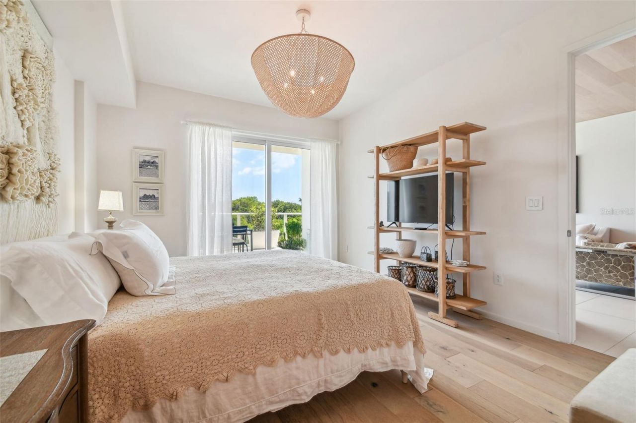 1020 Sunset Point Road, Unit 111, Clearwater, FL 33755 Photo