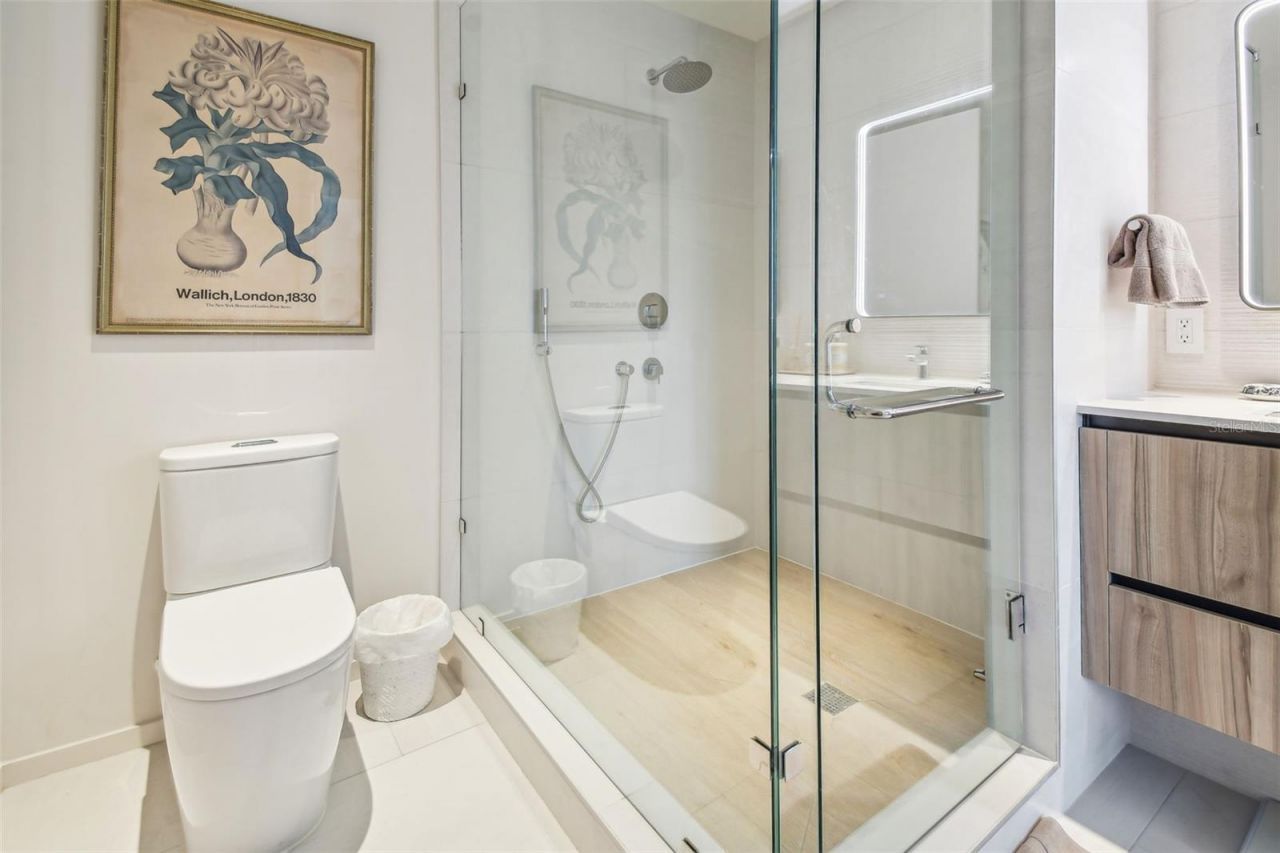 1020 Sunset Point Road, Unit 111, Clearwater, FL 33755 Photo