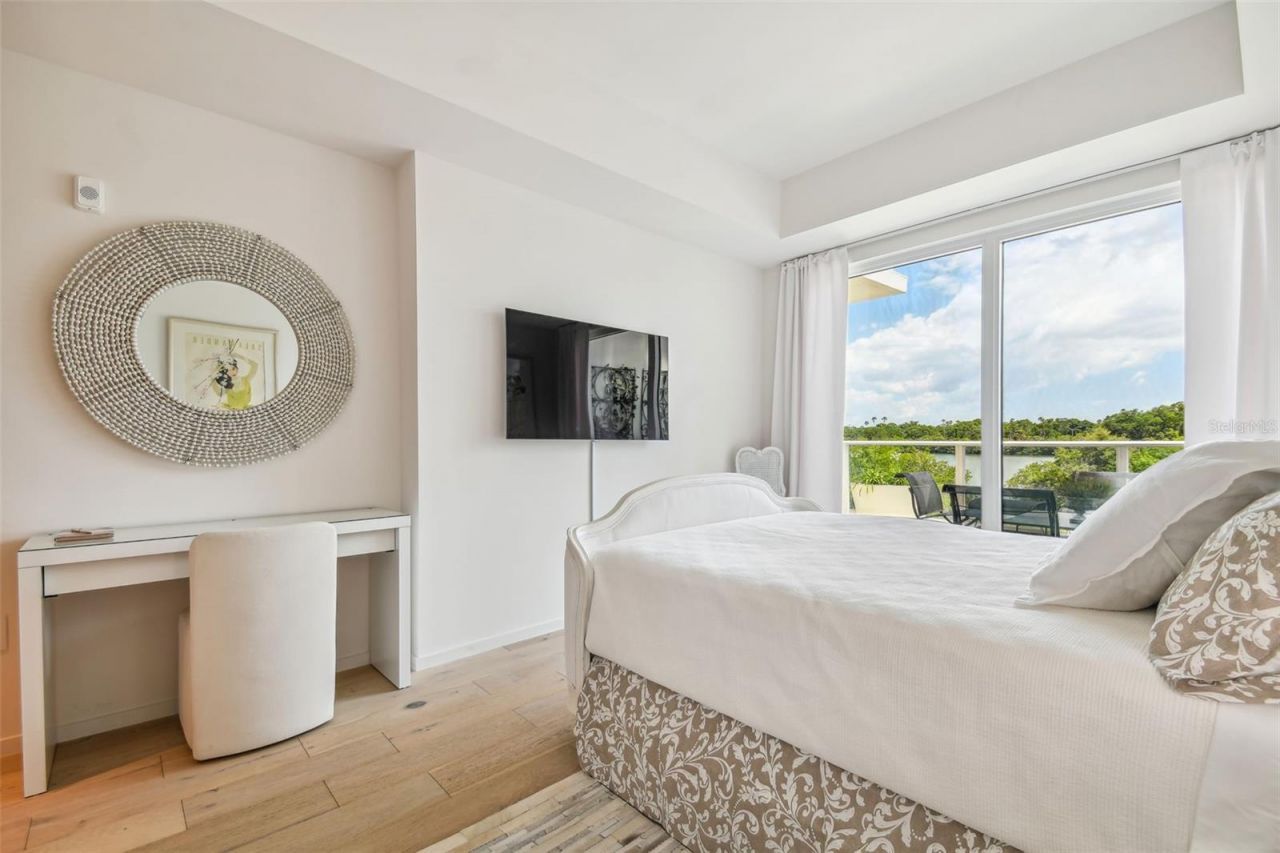 1020 Sunset Point Road, Unit 111, Clearwater, FL 33755 Photo