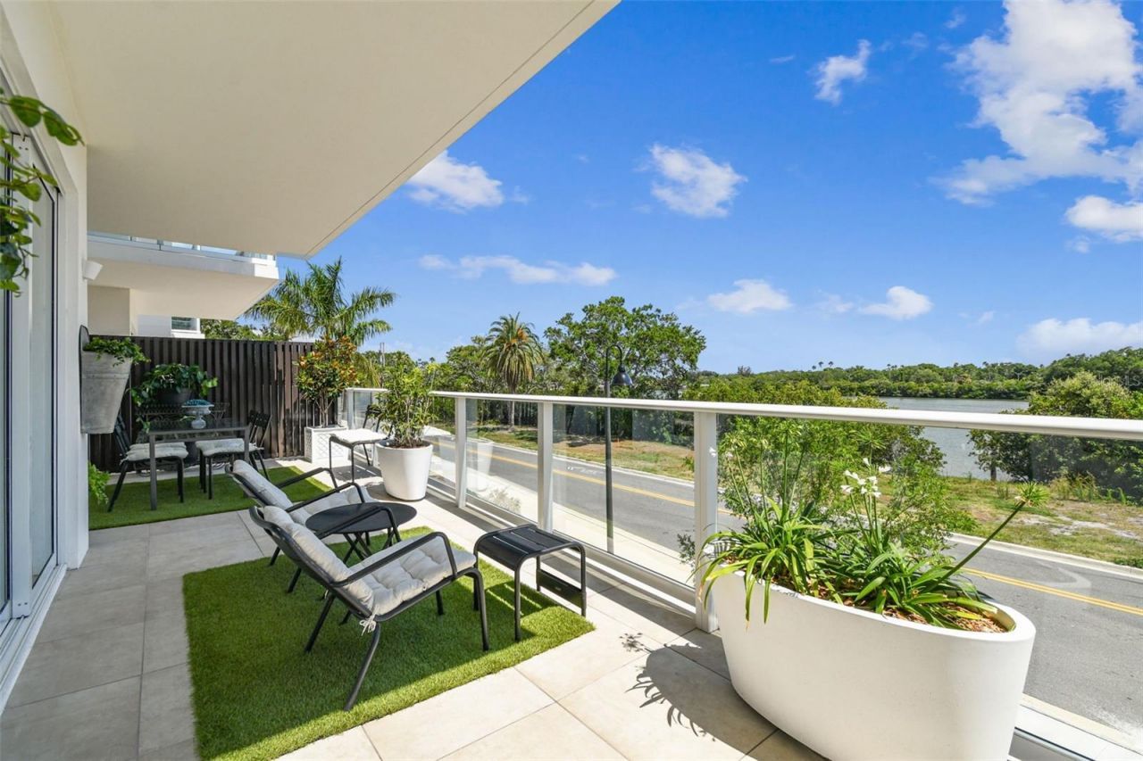 1020 Sunset Point Road, Unit 111, Clearwater, FL 33755 Photo