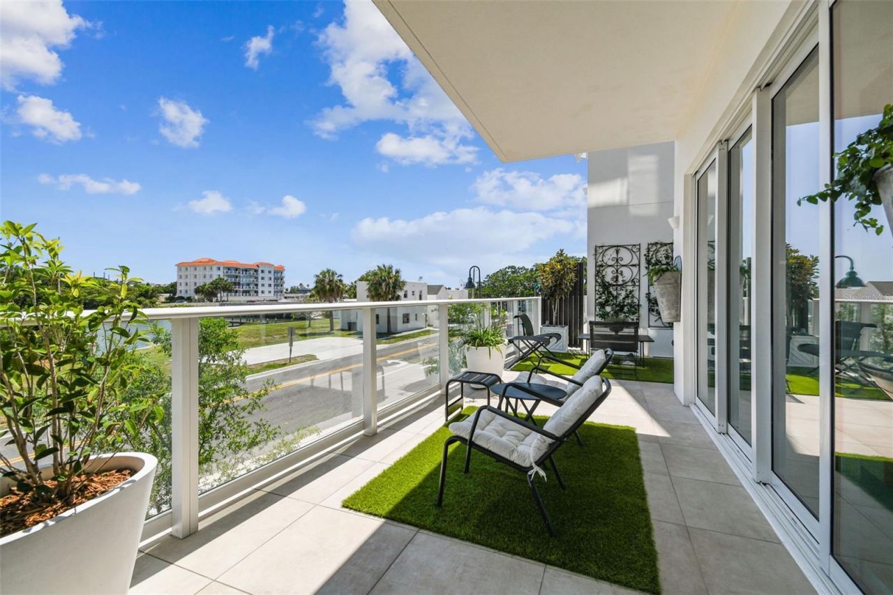 1020 Sunset Point Road, Unit 111, Clearwater, FL 33755 Photo
