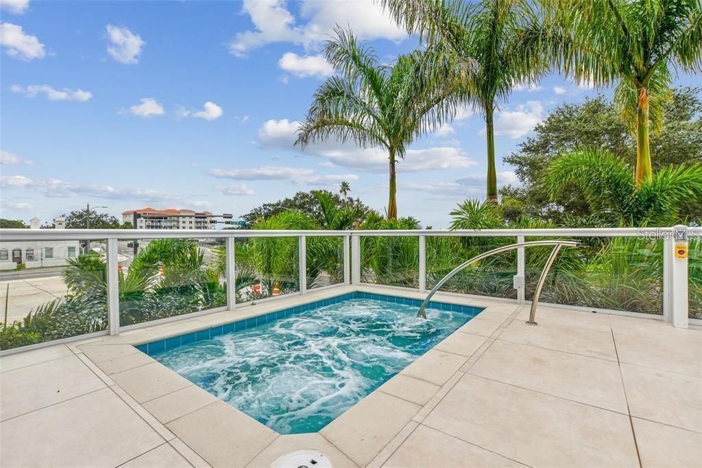 1020 Sunset Point Road, Unit 111, Clearwater, FL 33755 Photo