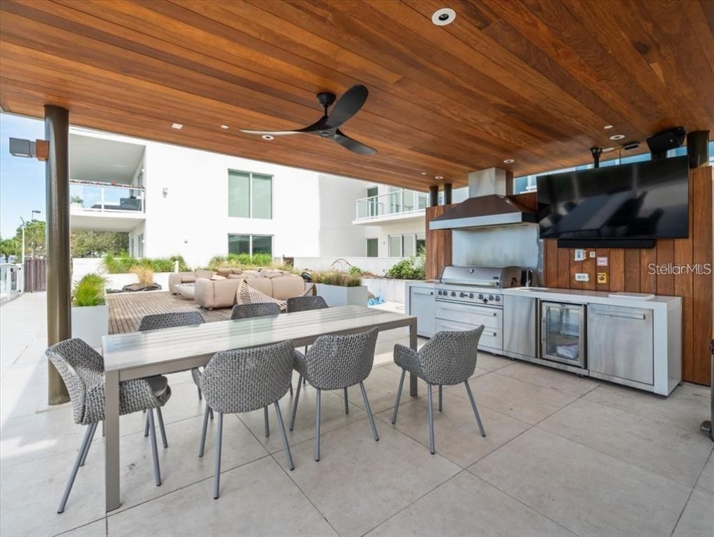 1020 Sunset Point Road, Unit 111, Clearwater, FL 33755 Photo