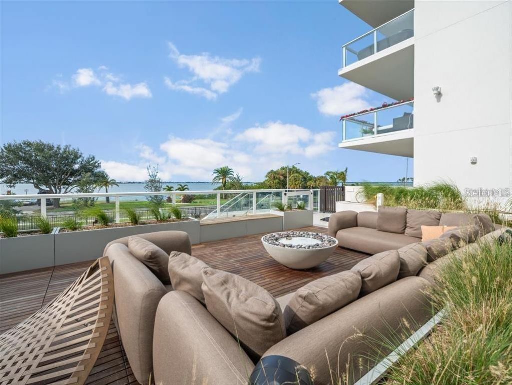 1020 Sunset Point Road, Unit 111, Clearwater, FL 33755 Photo