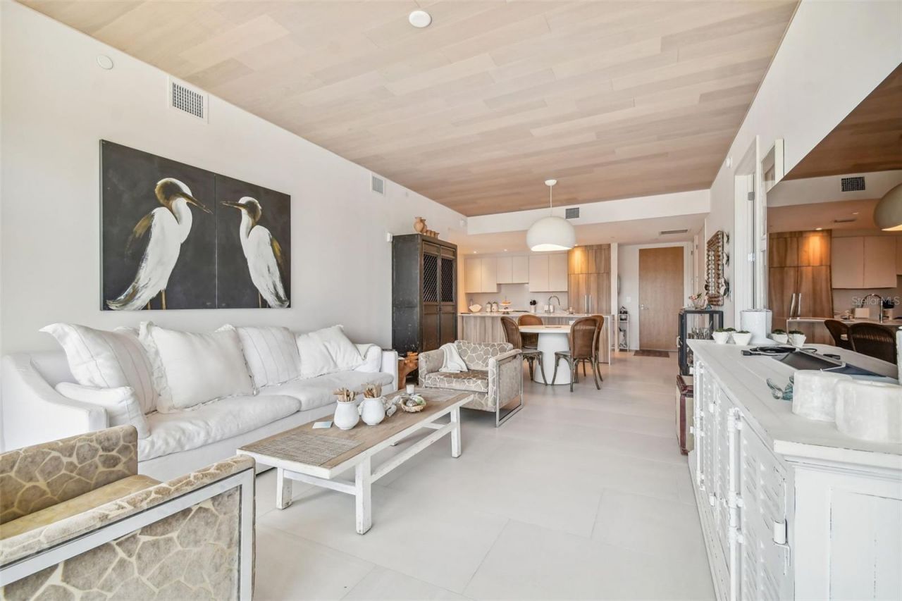 1020 Sunset Point Road, Unit 111, Clearwater, FL 33755 Photo