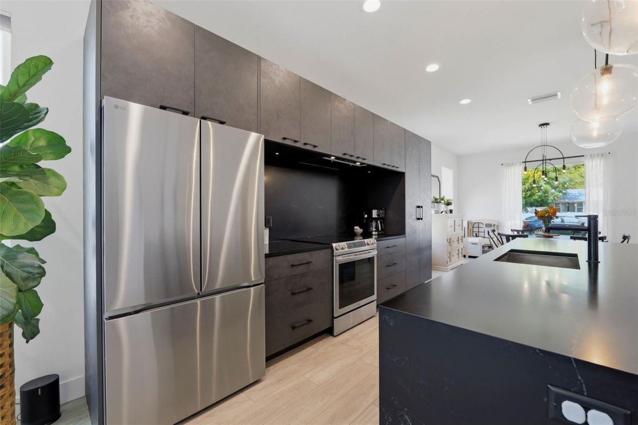 5160 Dartmouth Avenue N, Saint Petersburg, FL 33710 Photo