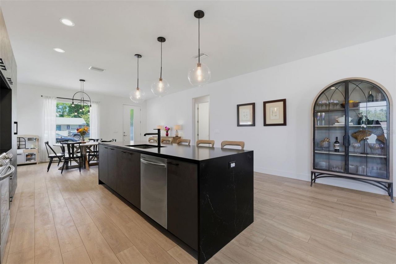5160 Dartmouth Avenue N, Saint Petersburg, FL 33710 Photo