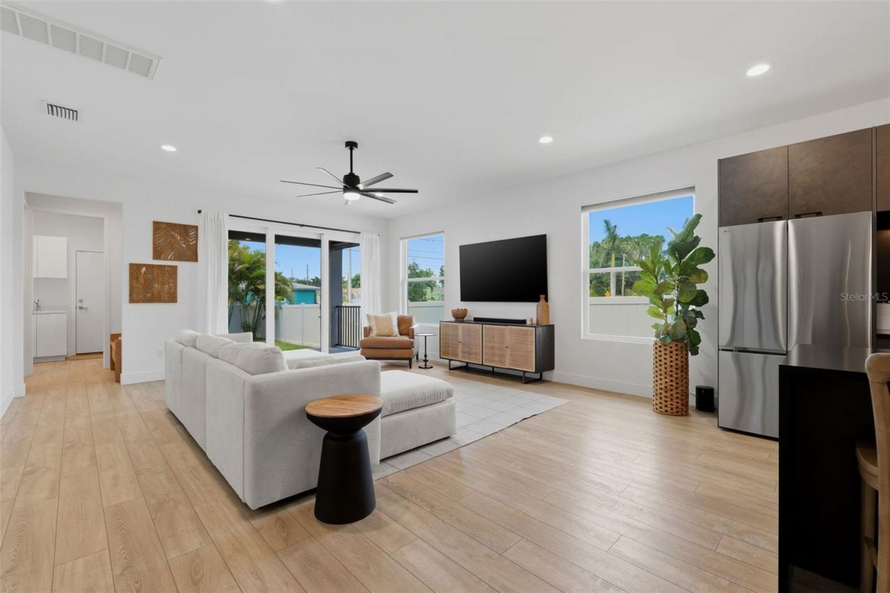 5160 Dartmouth Avenue N, Saint Petersburg, FL 33710 Photo