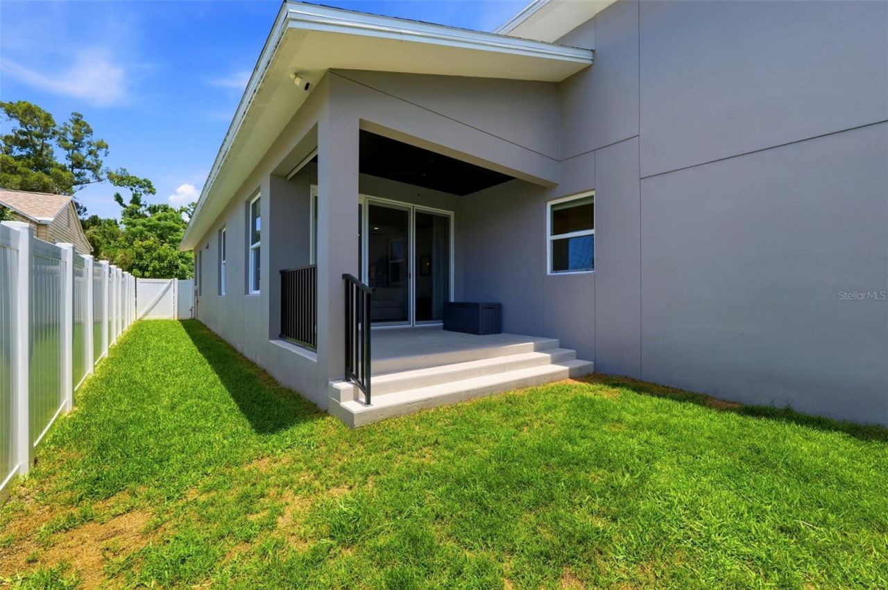 5160 Dartmouth Avenue N, Saint Petersburg, FL 33710 Photo