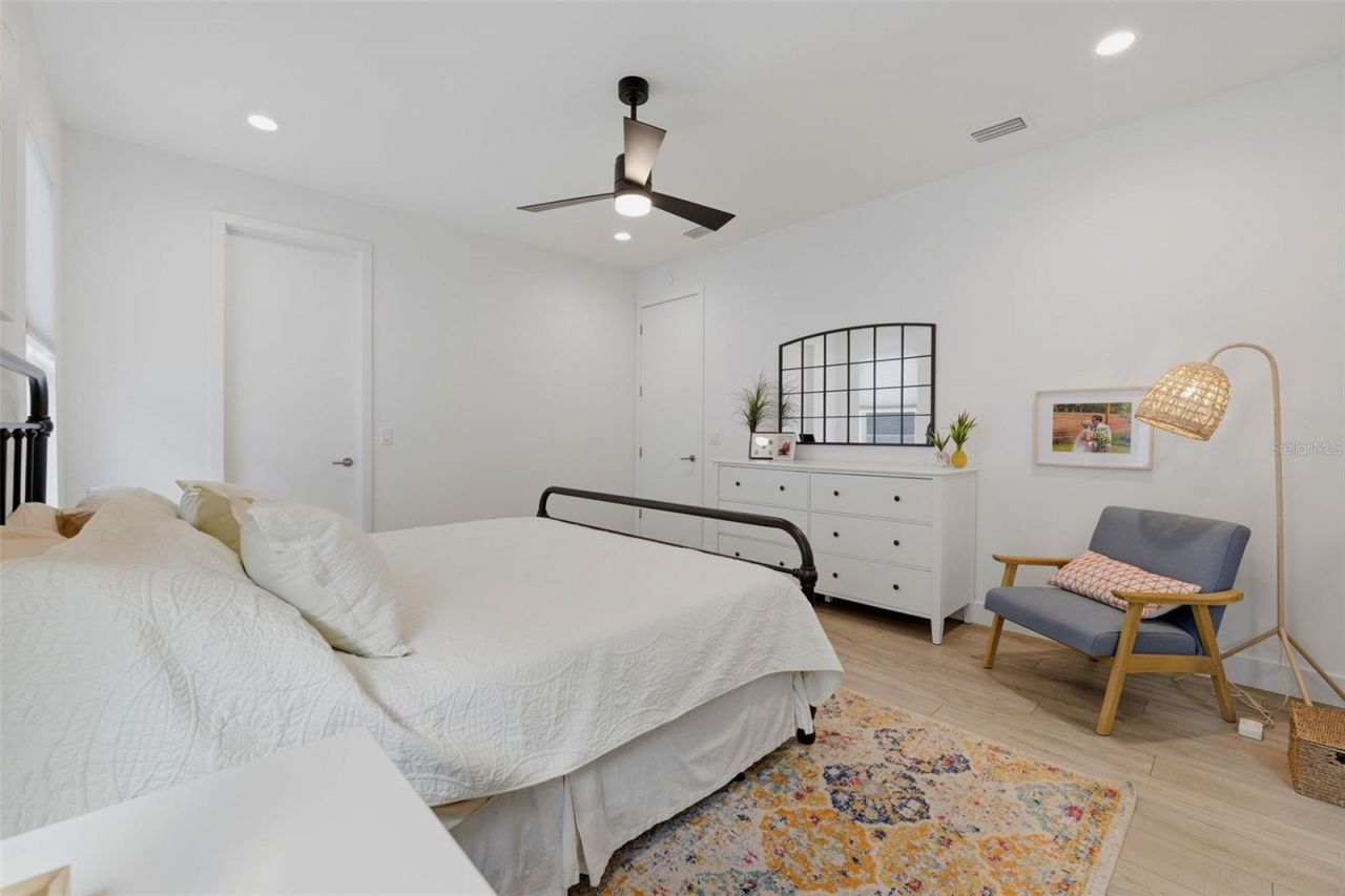 5160 Dartmouth Avenue N, Saint Petersburg, FL 33710 Photo