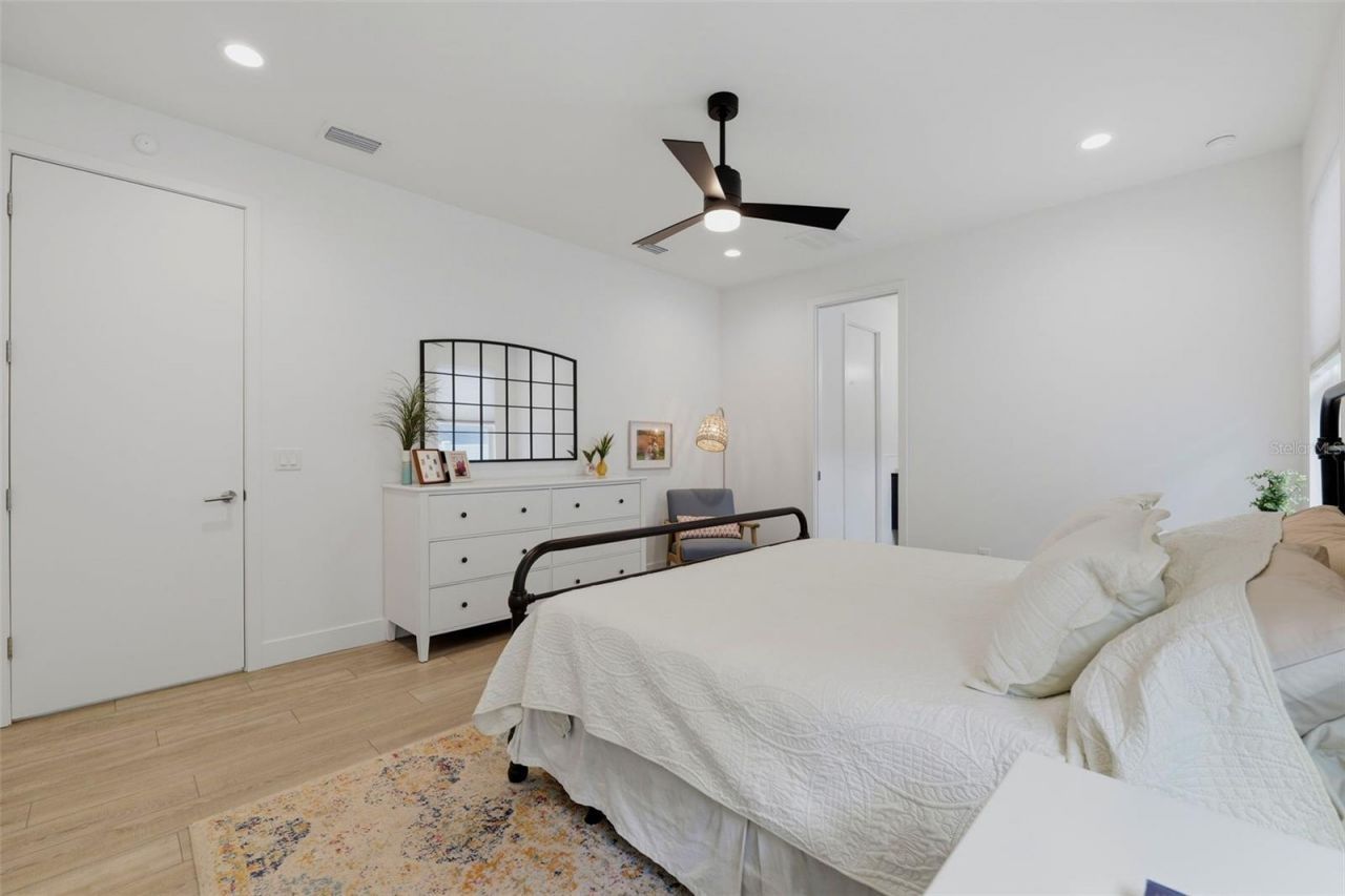 5160 Dartmouth Avenue N, Saint Petersburg, FL 33710 Photo