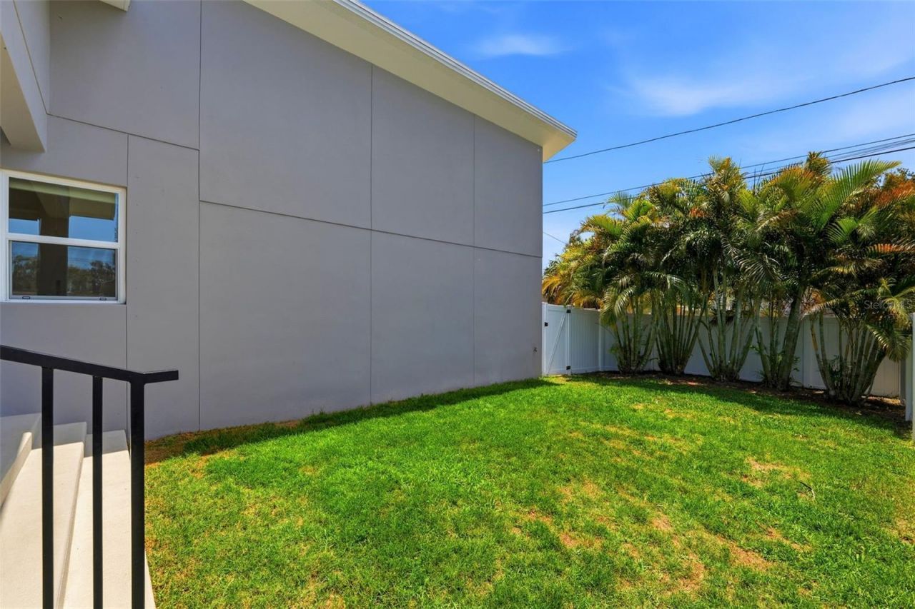 5160 Dartmouth Avenue N, Saint Petersburg, FL 33710 Photo