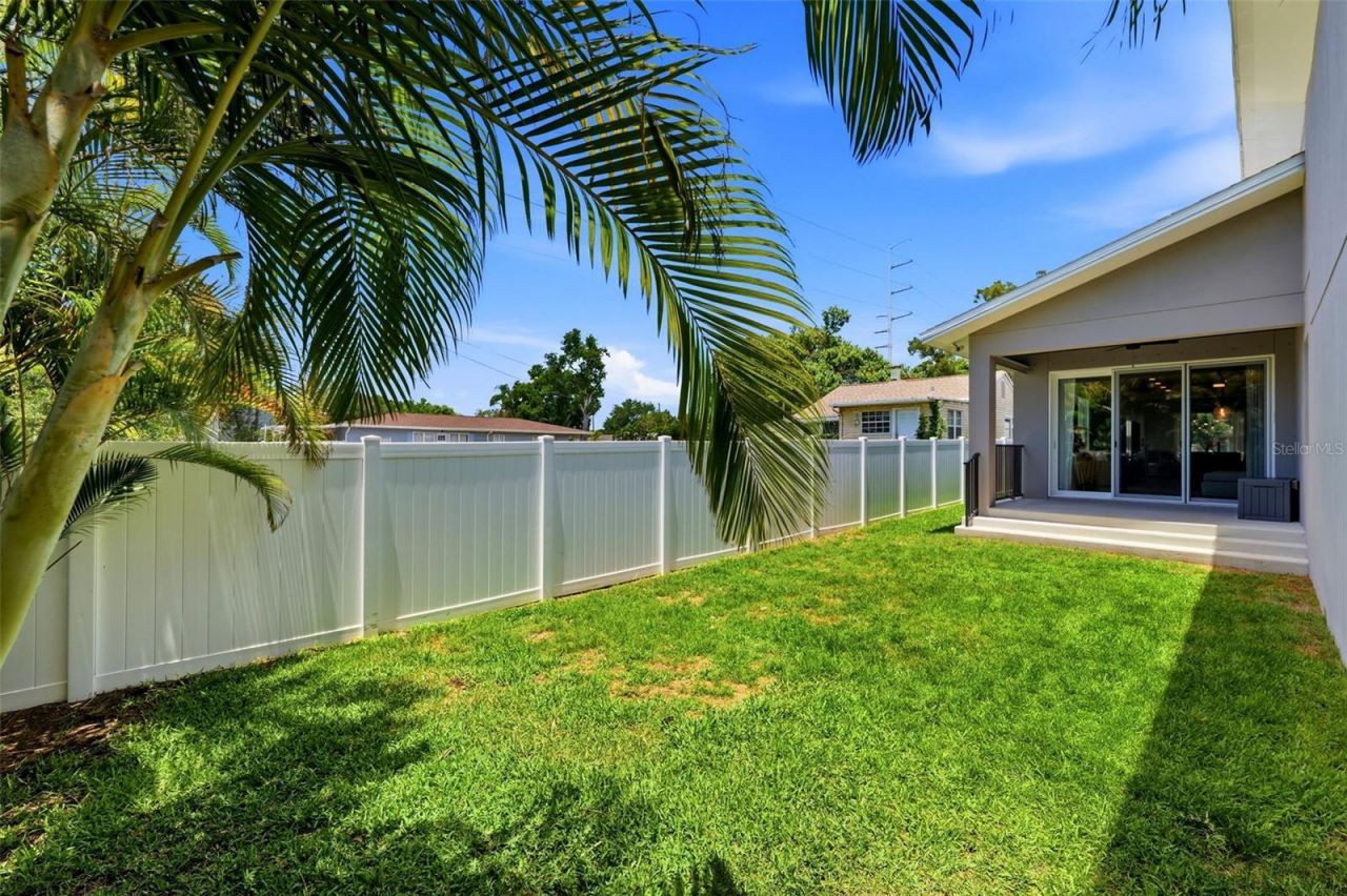 5160 Dartmouth Avenue N, Saint Petersburg, FL 33710 Photo