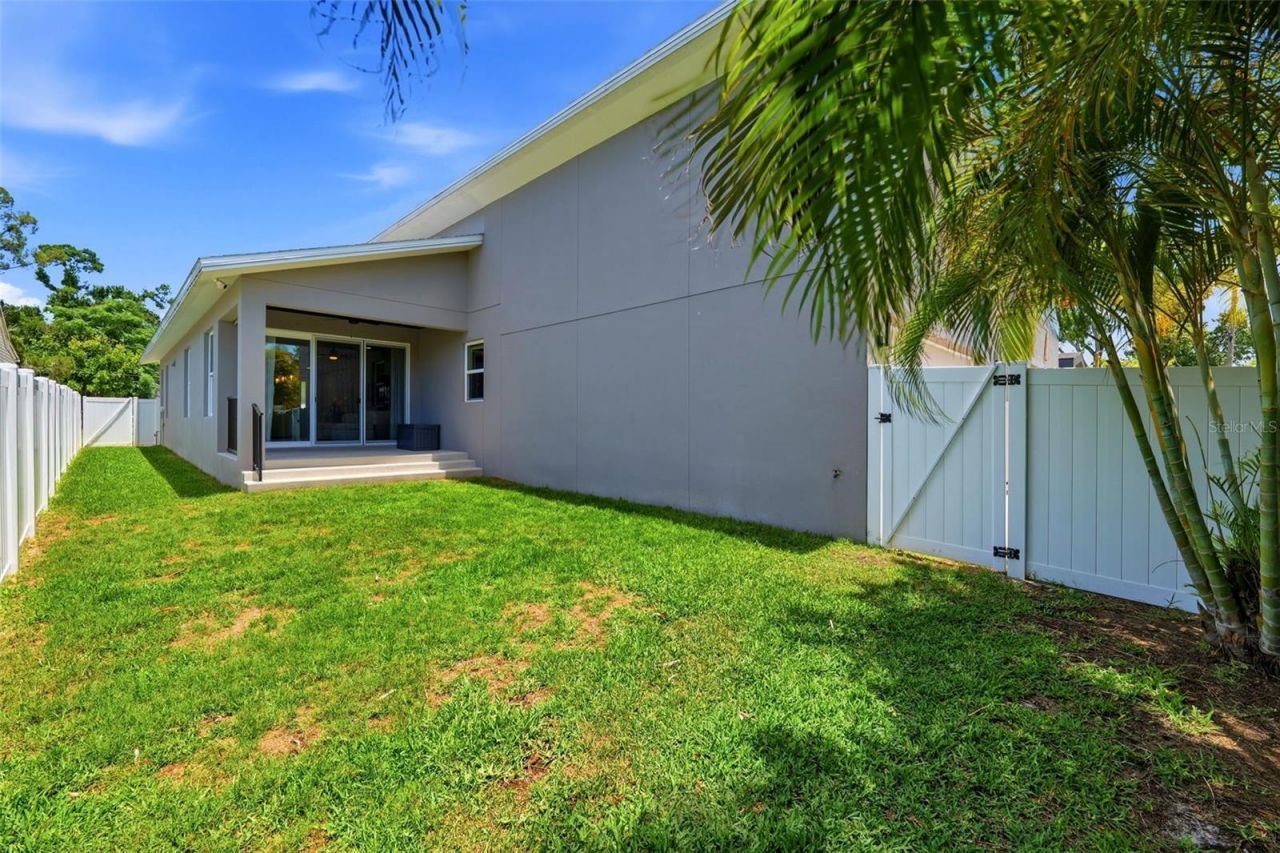 5160 Dartmouth Avenue N, Saint Petersburg, FL 33710 Photo