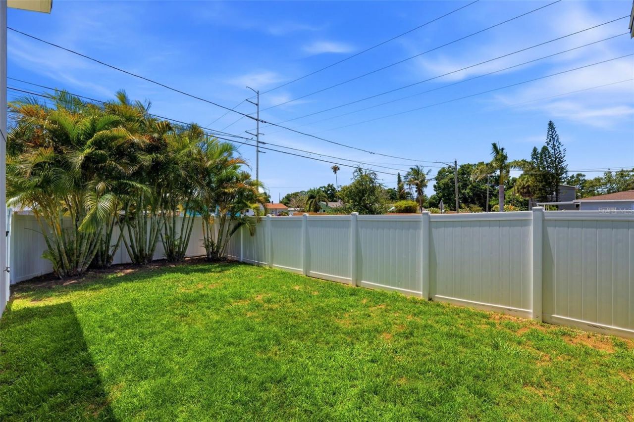 5160 Dartmouth Avenue N, Saint Petersburg, FL 33710 Photo