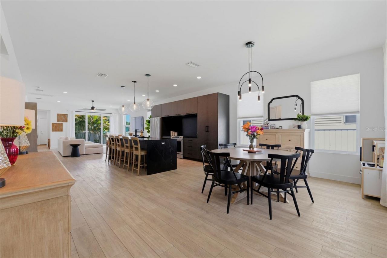 5160 Dartmouth Avenue N, Saint Petersburg, FL 33710 Photo