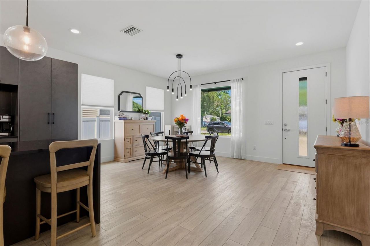 5160 Dartmouth Avenue N, Saint Petersburg, FL 33710 Photo