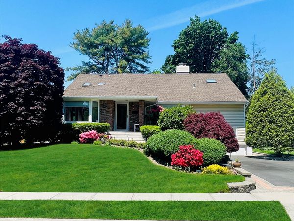 53 Hightop Lane, Jericho, NY 11753