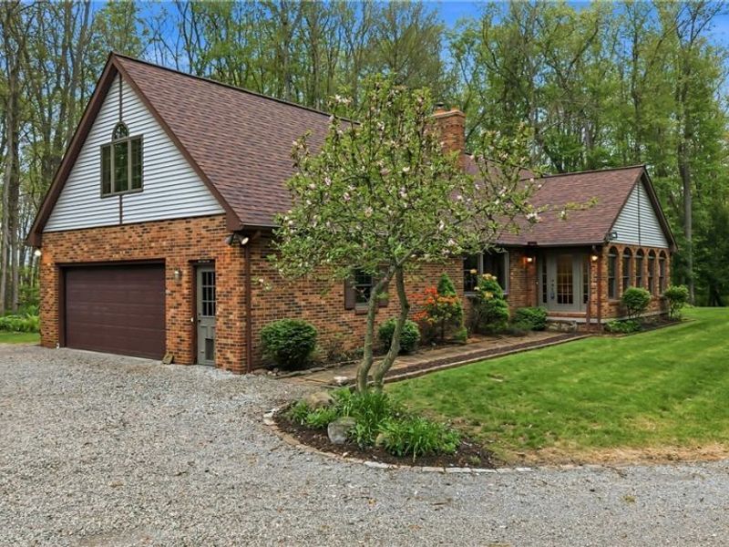 13689 Beard Road , New Springfield, OH 44443 Photo 2