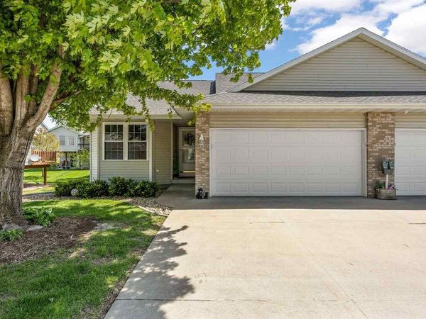 6620 Waterview Dr SW, Cedar Rapids, IA 52404